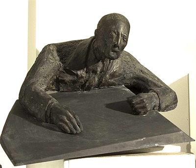 1969 Figura al tavolo Gesso, ferro cm. 75 x 80 x 60 